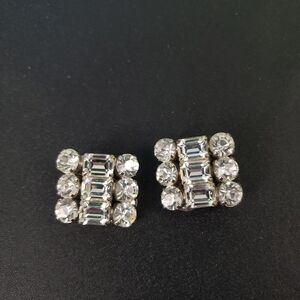 La Rel Signed Vintage Clip On Earrings